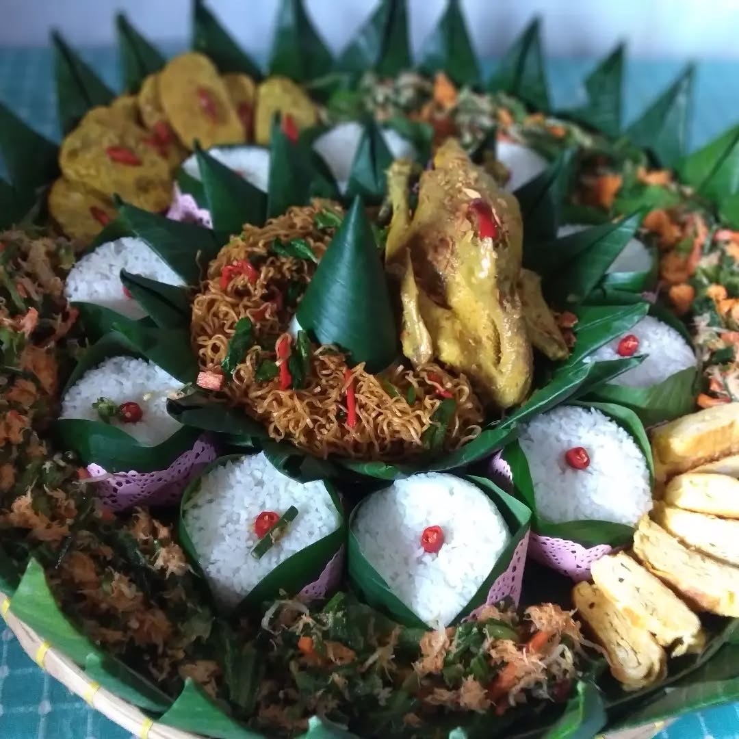 Nasi Tumpeng Sedoan Ayam